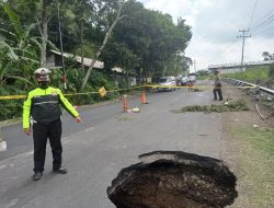 Jalan Nasional Berlubang Besar