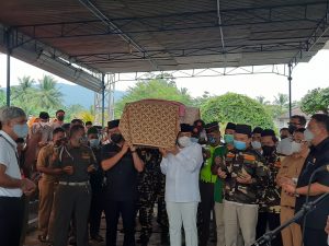 Cucu Bupati Cilacap Dikebumikan di Belakang Masjid TSP
