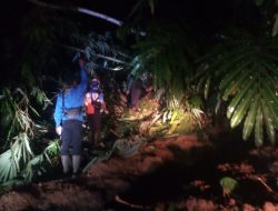 Hujan Deras Akibatkan Longsor. 2 Keluarga Mengungsi