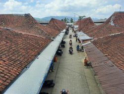 Pasar Tradisional Ditinggalkan Pembeli
