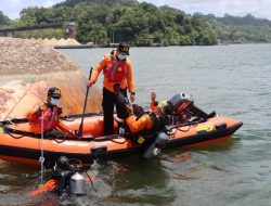 Evakuasi Pengayoman IV, Penyelam Pakai Alat Khusus