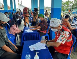 Pedagang Pasar Divaksin