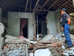 Tanah Bergerak Rusak 5 Rumah Warga