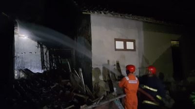 Dapur Ludes Terbakar Saat Pemilik Pergi Mengaji