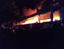 Api Diduga Dari Lantai 2 Pasar Kroya