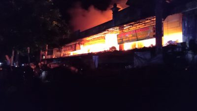Api Diduga Dari Lantai 2 Pasar Kroya