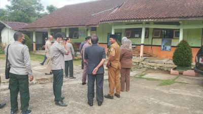 SD Nyaris Roboh Masih Dipakai Belajar