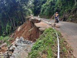 Jalan Ambruk Butuh Pelebaran