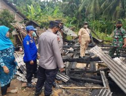 Rumah Ludes Terbakar Karena Konslet