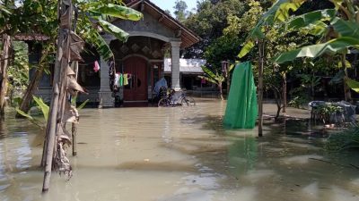 Rumah Warga Masih Tergenang