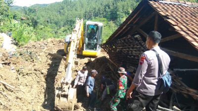 Akses ke Lokasi Longsor Mulai Terbuka
