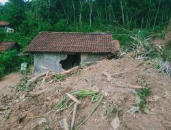 Satu Desa di Cilacap Tertimbun Longsor