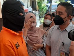 Perampok Rampas Emas, Pukul Korban Pakai Kayu