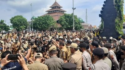 Kades dan Perangkat Desa Cilacap Tuntut THR