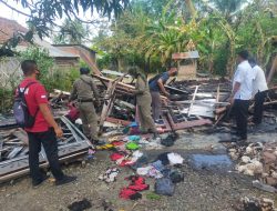 Tungku Dapur Bakar Rumah Sampai Ludes