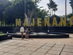 Taman Kota Majenang Dijaga Parkir