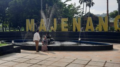 Taman Kota Majenang Dijaga Parkir