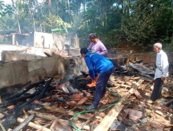 Gegara Arus Pendek, Rumah Musnah Terbakar