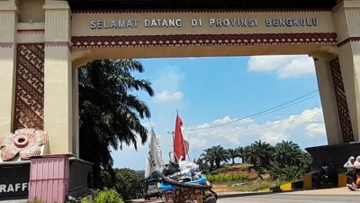 Gowes ke Sumatera Justru Bertemu Tetangga