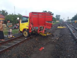 Kereta Api Tabrak Truk