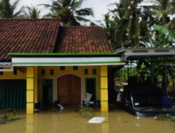Banjir Cilacap Kian Meluas. Ada Tanah Longsor