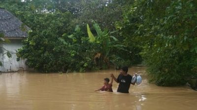 Banjir, Warga Mulai Mengungsi