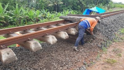 Rel Kereta Anjlog Akibat Banjir di Cilacap