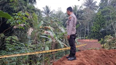 Warga Temukan Granat Tangan. Saat Gali Lahan untuk Garasi