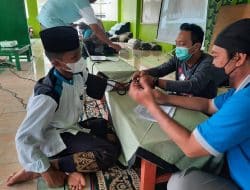 Puskesmas Cek Kesehatan Santri
