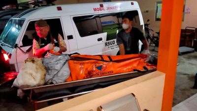 Geger. Pria Gantung Diri di Pasar Wage
