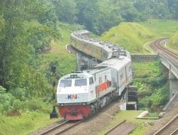 Libur Akhir Tahun, 196.010 Orang Naik Kereta