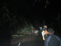 Jalan Majenang-Salem Tutup Total. Akibat Longsor
