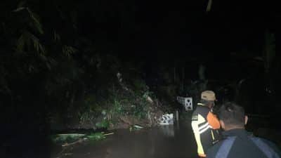 Jalan Majenang-Salem Tutup Total. Akibat Longsor