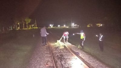 Nahas. Meninggal Usai Tertabrak Kereta Api