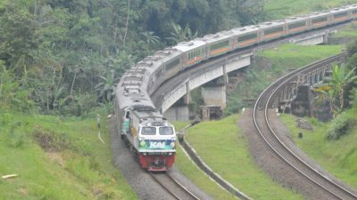 KA Bogowonto Mogok Akibat Gangguan Lokomotif