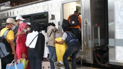 Senin, Puncak Arus Balik Penumpang Kereta