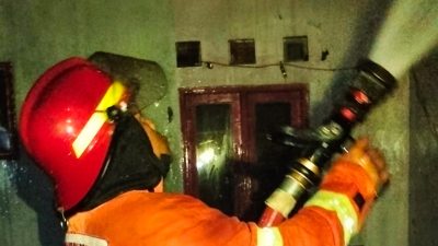 Kongslet, Rumah Rusak Terbakar