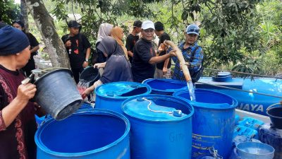 Relawan Bolone Mase Droping Air Bersih