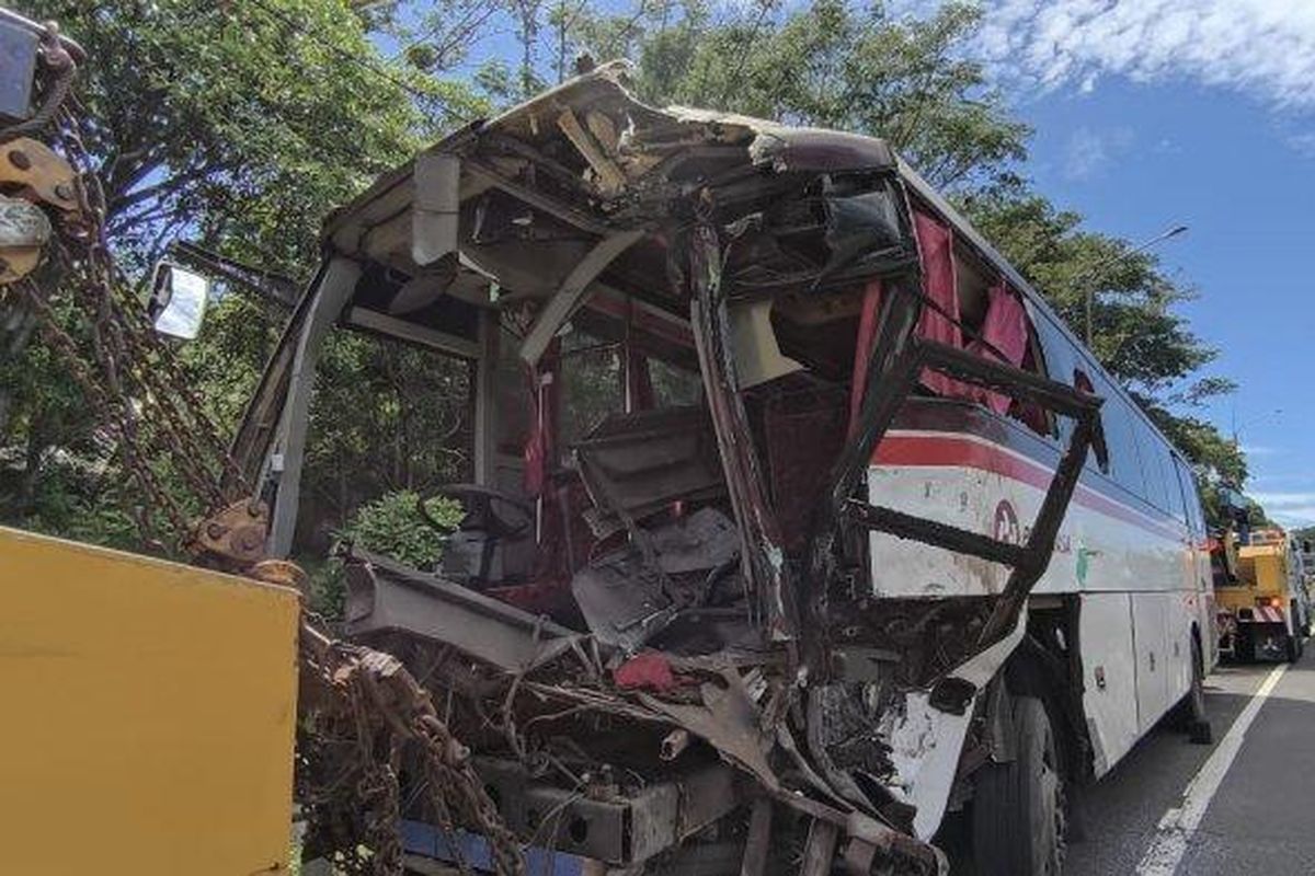 Kecelakaan Beruntun di Tol Cipularang Km 97: Truk Gagal Nanjak, Lalu Lintas Sempat Lumpuh