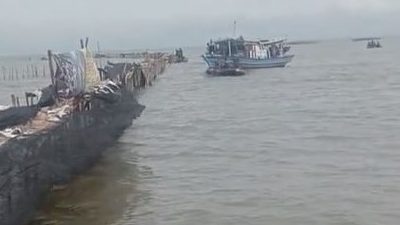 Pembongkaran Pagar Laut Atas Perintah Prabowo. Rocky Gerung : Ada Mahluk Besar Dibelakang Pagar Laut