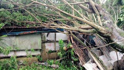Angin Kencang di Cilacap Berakibat 4 Rumah Rusak. 1 Keluarga Mengungsi