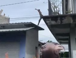 Bak Film Aksi, Maling Kabur Lewat Atap saat Dikejar Warga