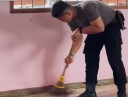 Anggota Polsek Kandanghaur Boyongan ke Kantor Desa Karanganyar