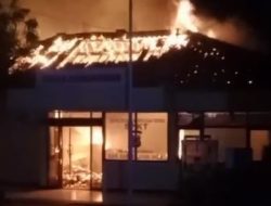 Usai Pos Polisi Tertabrak Truk, Giliran Kantor Polsek Kandanghaur Ludes Terbakar