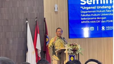 Ijasah Jokowi Tidak Rubah Apapun. Mahfud MD: Negara Bisa Bubar