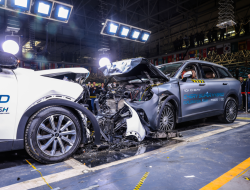 Chery TIGGO 9 CSH Pamer Uji Tabrak Ekstrem