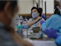 Pakar Unair: Vaksin Lama Tak Lagi Efektif Hadapi Varian Baru Covid-19