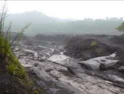 Banjir Lahar Gunung Semeru, Warga Diminta Hindari Sungai