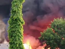 Pabrik CPO Terbakar di Medan, Asap Pekat Cemari Udara