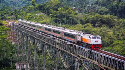 2 Penumpang Kereta Terluka Akibat Terkena Lemparan Batu